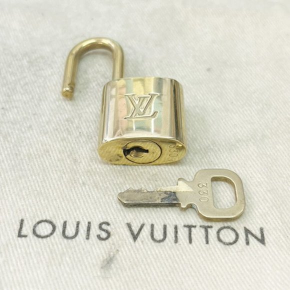 Authentic LOUIS VUITTON LV 10 SET PADLOCK KEY CHARM CADENA GOLD-PLATED - Picture 3 of 4